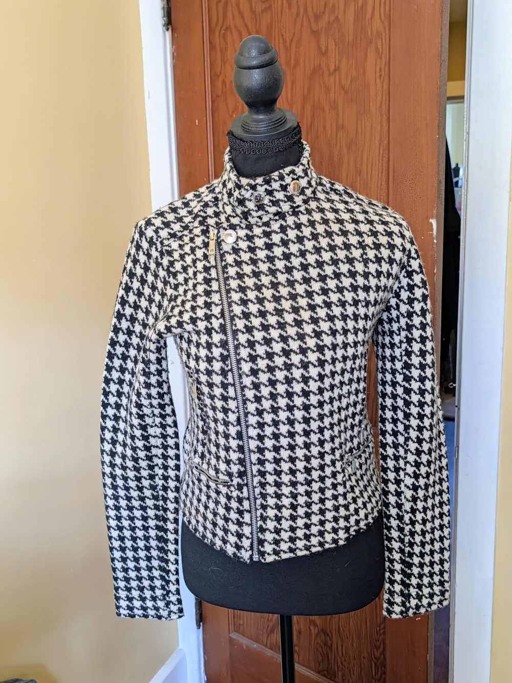 Black & White Houndstooth Biker Style Zip-Front Women's Jacket